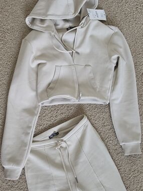 Zara Cream Cropped Hoodie and Jogger Set